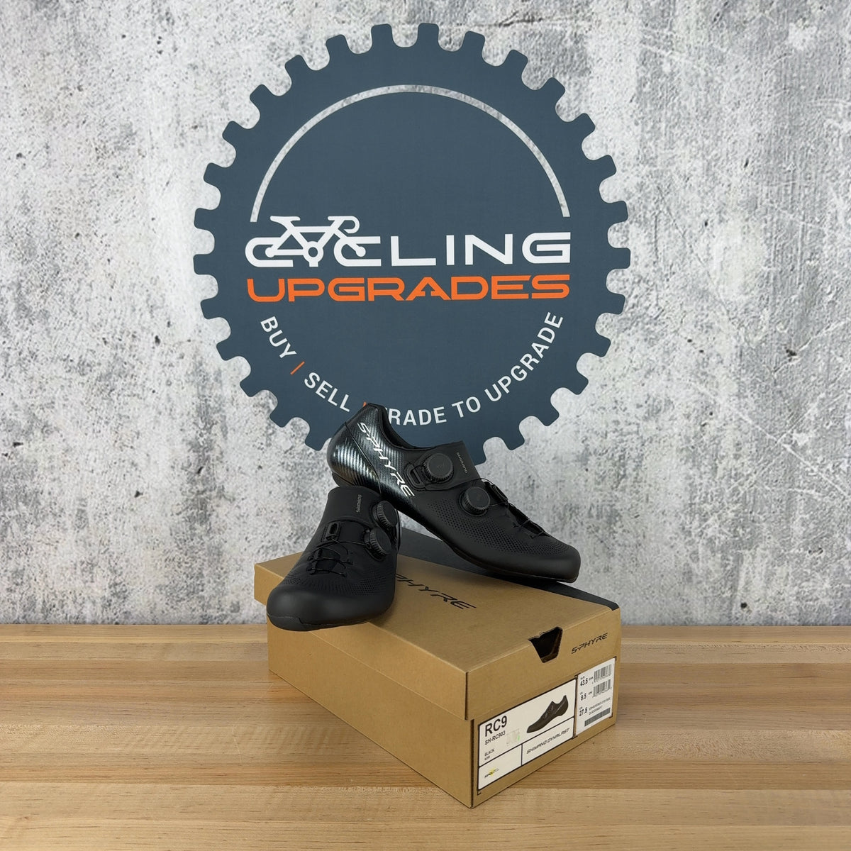 New! Shimano S-Phyre SH-RC903 43.5 EU Black Carbon Clipless Bike Shoes MSRP $450 — photo 1 of 7