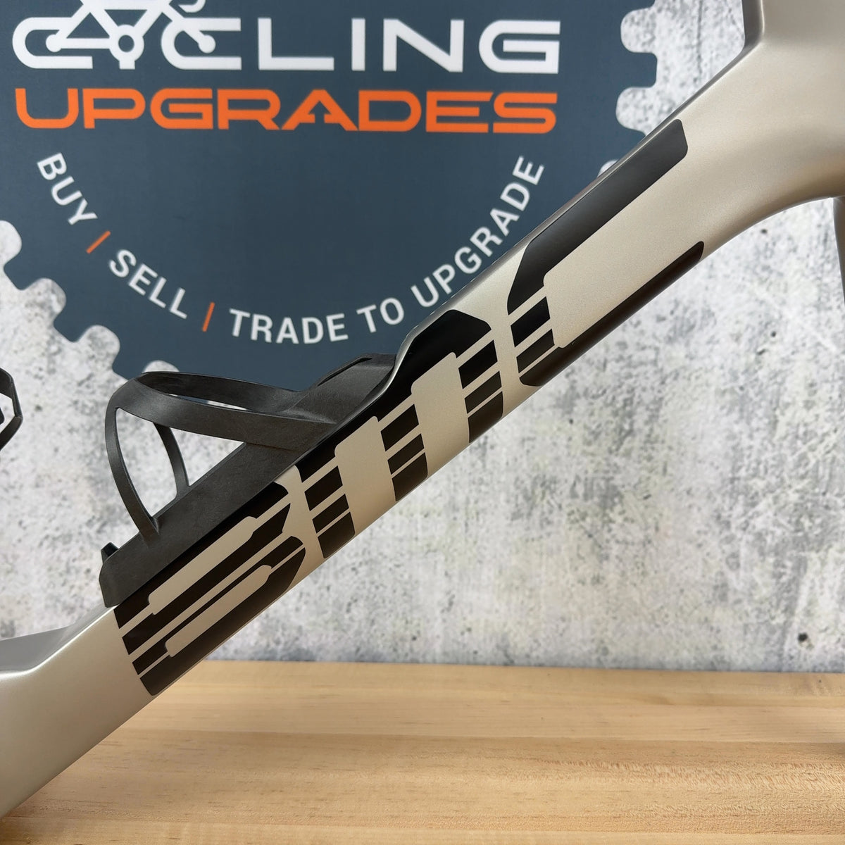 Mint! 2026 BMC Teammachine R 01 54cm Carbon Arctic Silver / Neon Red Frameset — photo 5 of 14