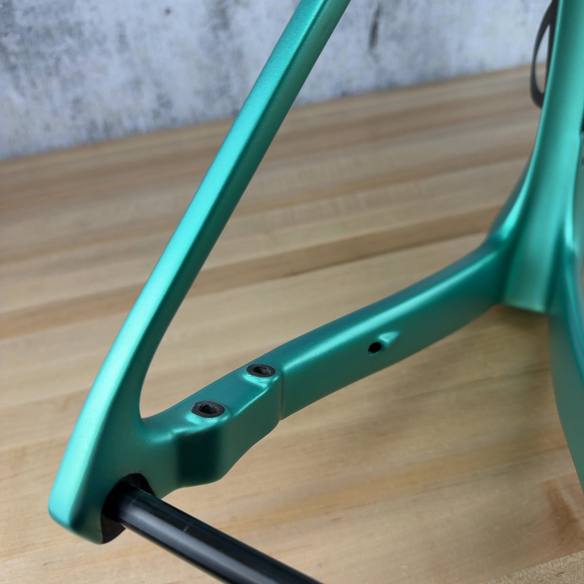 Low Mile! 2025 Factor Monza 52cm Carbon Disc Steel Green UDH Frameset 2750g — photo 4 of 18
