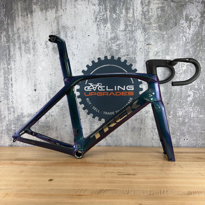Light Use! 2022 Trek Madone SLR Gen 6 58cm Disc Brake 800 OCLV Carbon Frameset