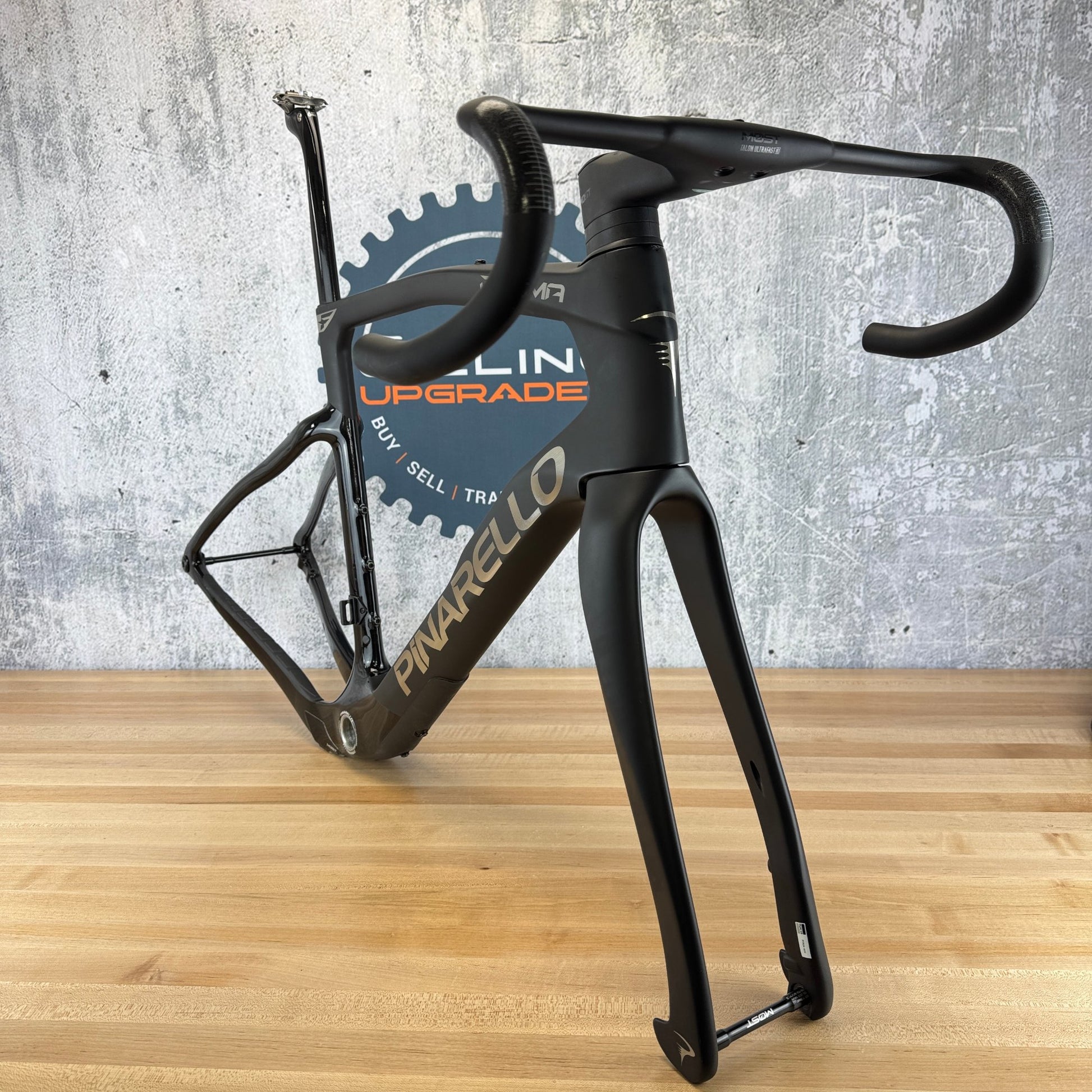 Light Use! 2026 Pinarello Dogma GR 530 Black on Black Carbon Frameset