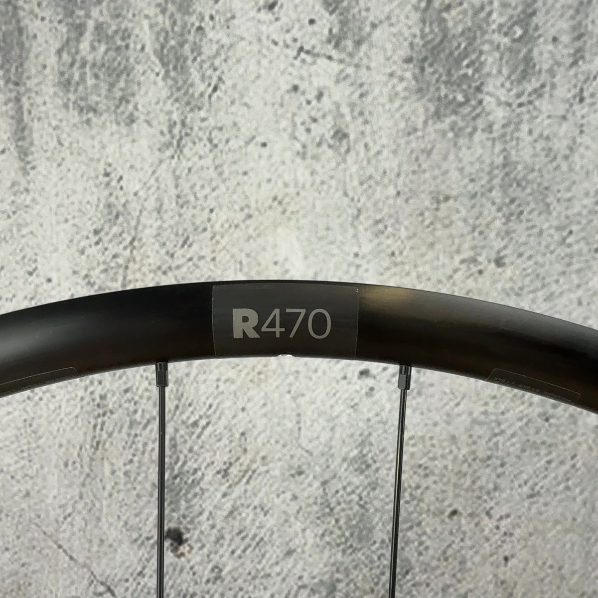 New Take Off! DT Swiss R470 Alloy Centerlock 700c Tubeless Bike Wheelset 1890g — photo 4 of 9