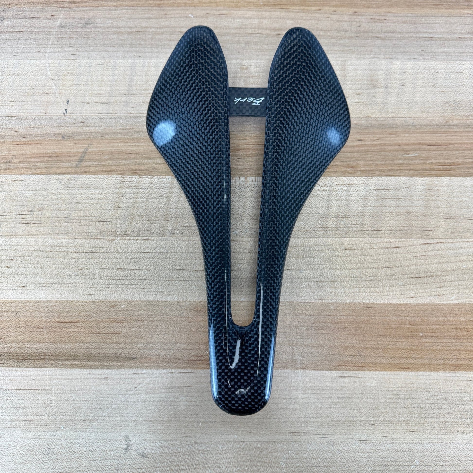 Light Use! Berk Lupina Short Full Carbon Glossy 144mm 7x9mm Bike Saddle 72g