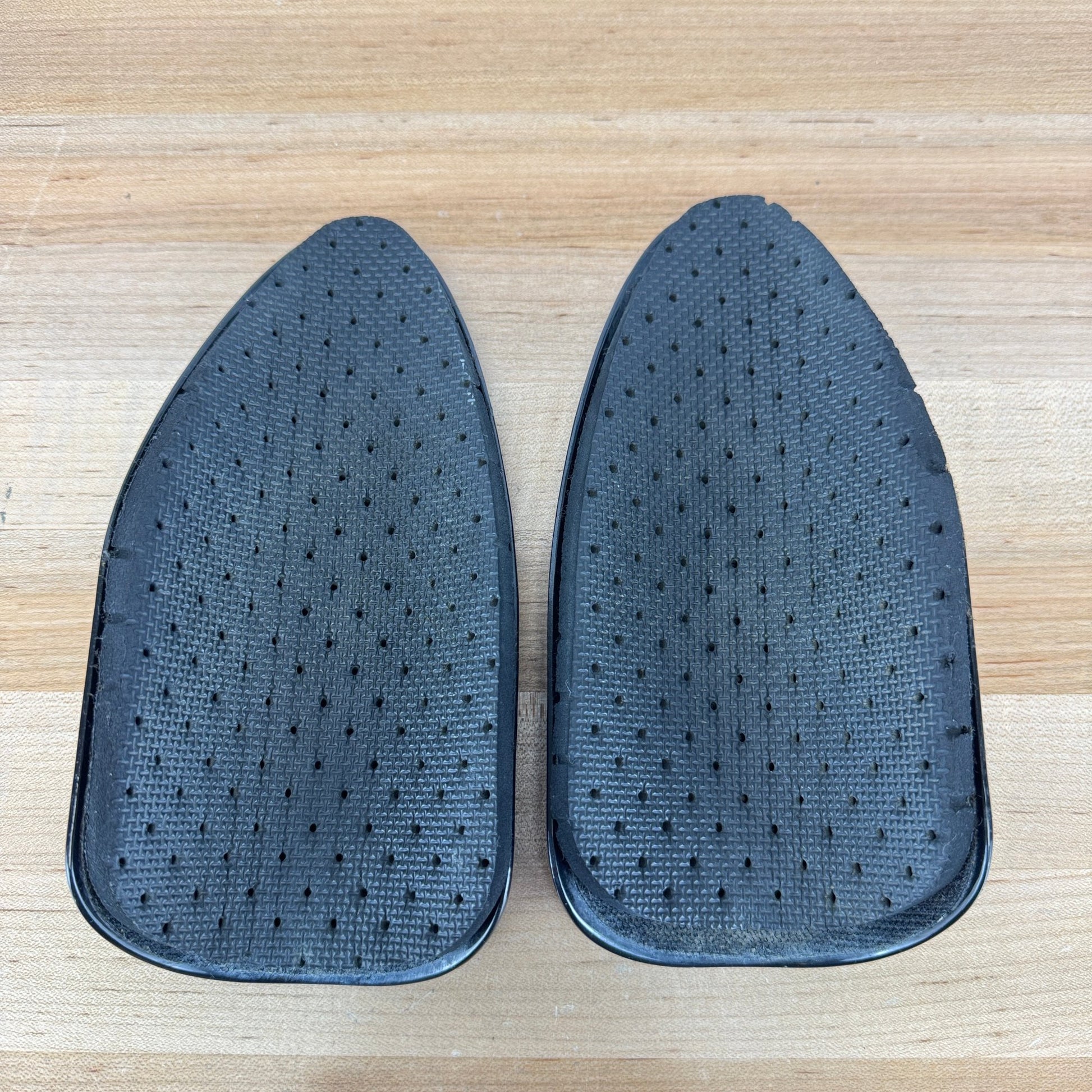 Low Mile! Tririg Signature Arm Cups Open Back Signature Arm Cups + Replacement Pads Carbon TT Cockpit