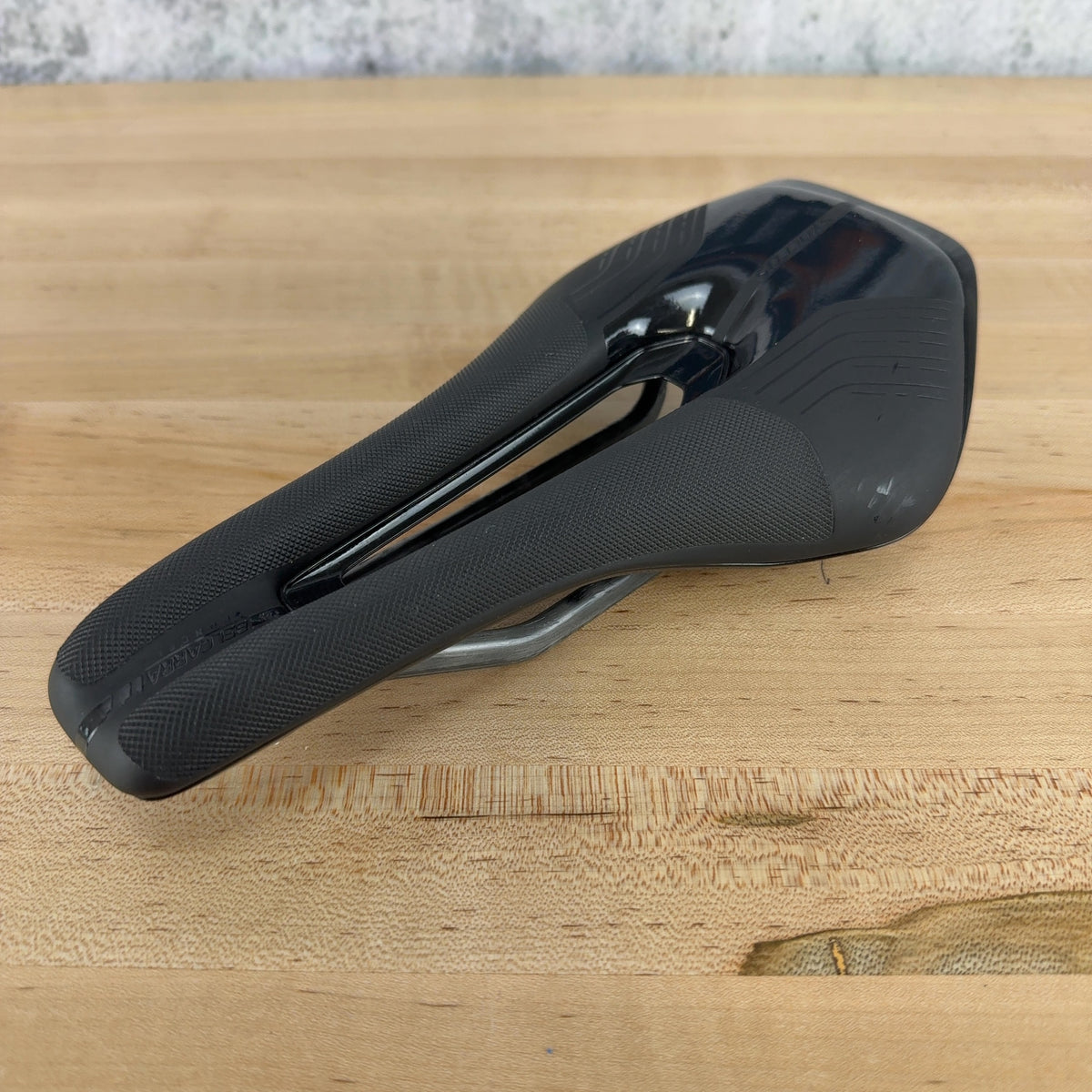 New! Syncros Belcarra V 1.0 TT Carbon Rails 140mm Bike Saddle 176g MSRP $160 — photo 3 of 7