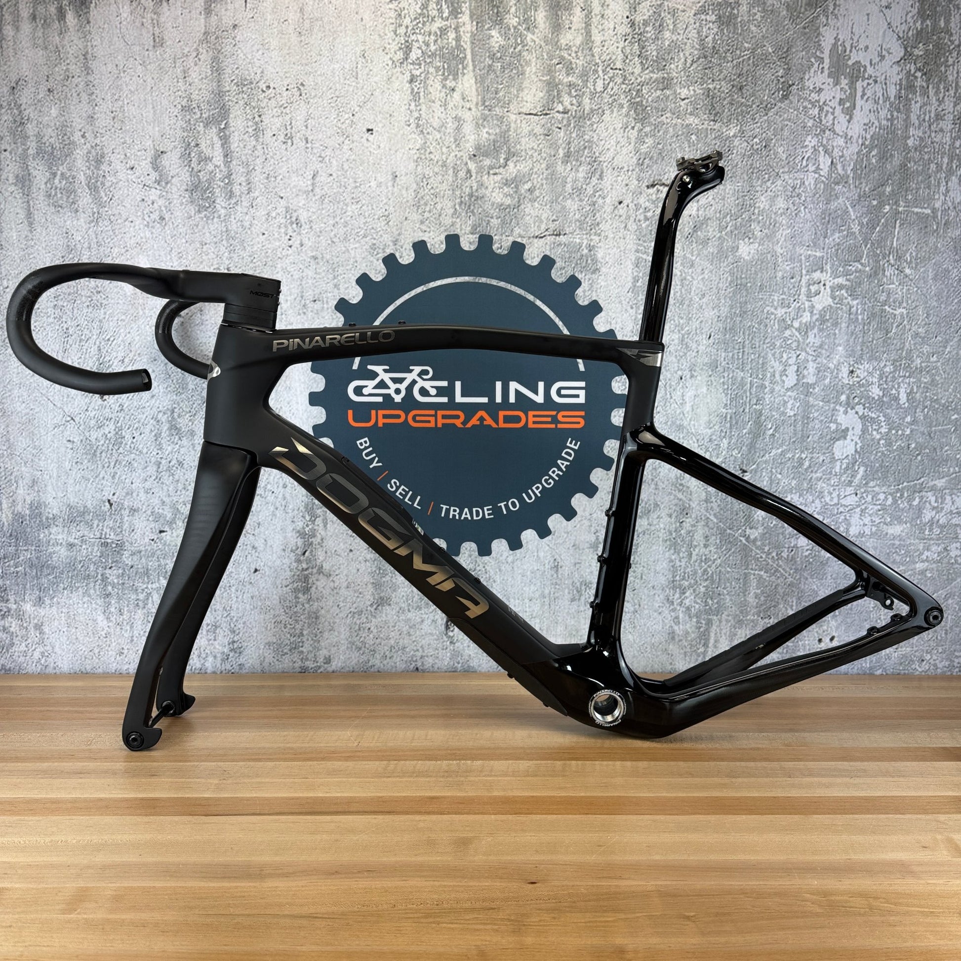 Light Use! 2026 Pinarello Dogma GR 530 Black on Black Carbon Frameset
