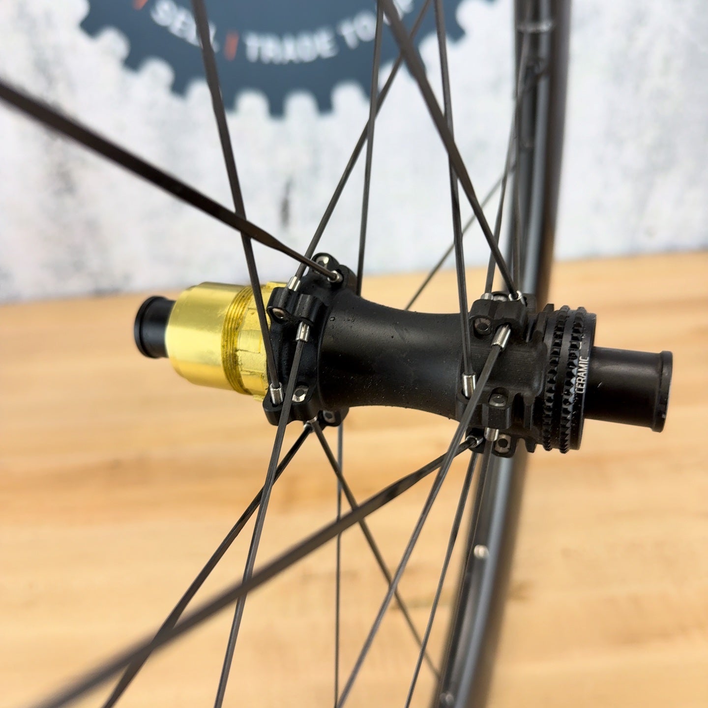 Light Bicycle AIRIA 55d Flyweight Light Bicycle Hub Gen 3 Plus Carbon Wheelset