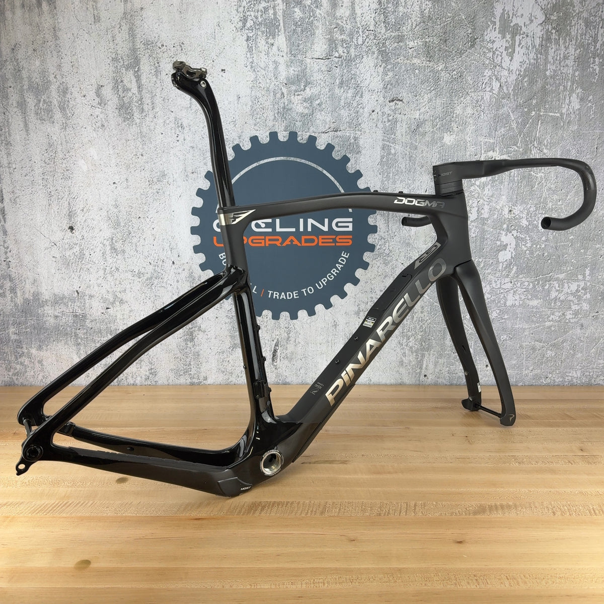 Light Use! 2026 Pinarello Dogma GR 530 Gravel Black on Black Carbon Frameset