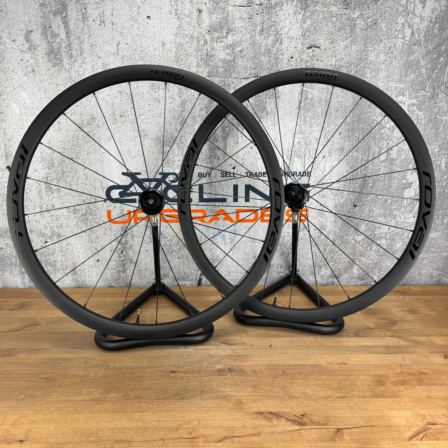Roval Terra CLX Carbon Tubeless Center Lock Disc Brake Wheelset 700c 1311g