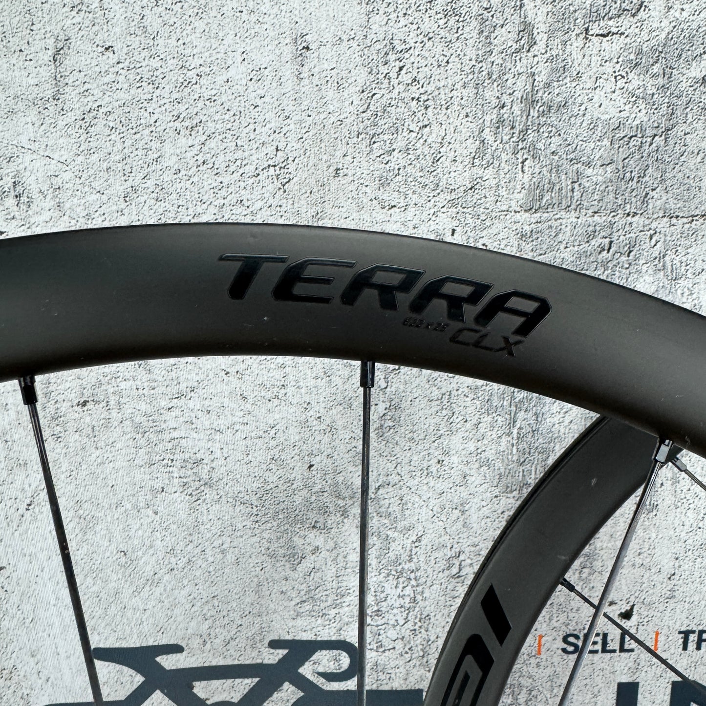 Roval Terra CLX Carbon Tubeless Center Lock Disc Brake Wheelset 700c 1311g