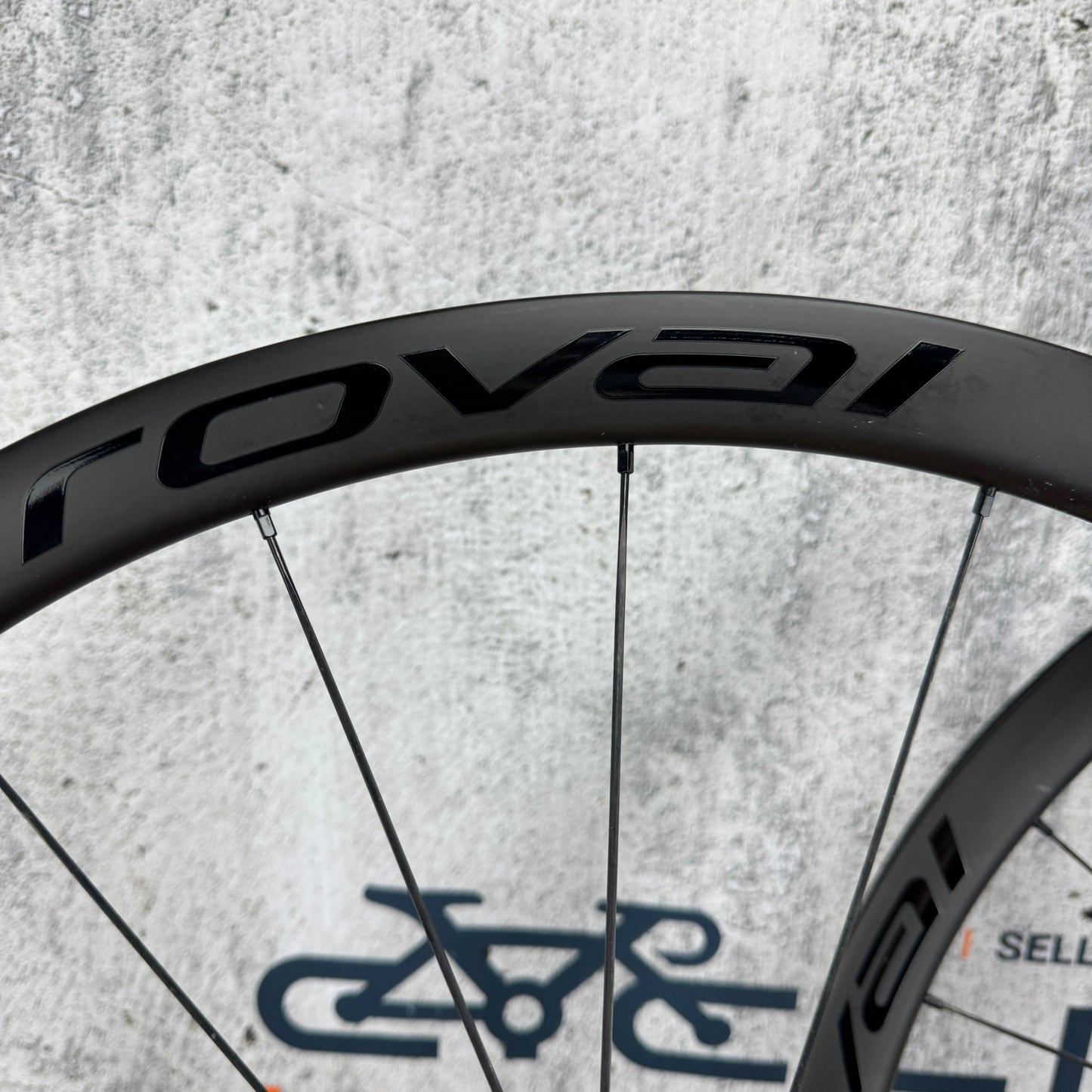 Roval Terra CLX Carbon Tubeless Center Lock Disc Brake Wheelset 700c 1311g