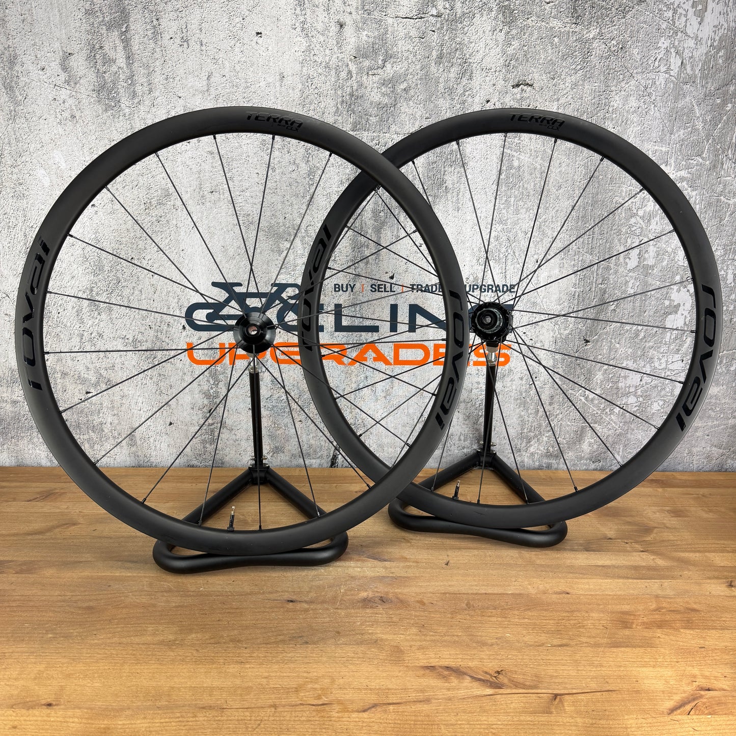 Roval Terra CLX Carbon Tubeless Center Lock Disc Brake Wheelset 700c 1311g