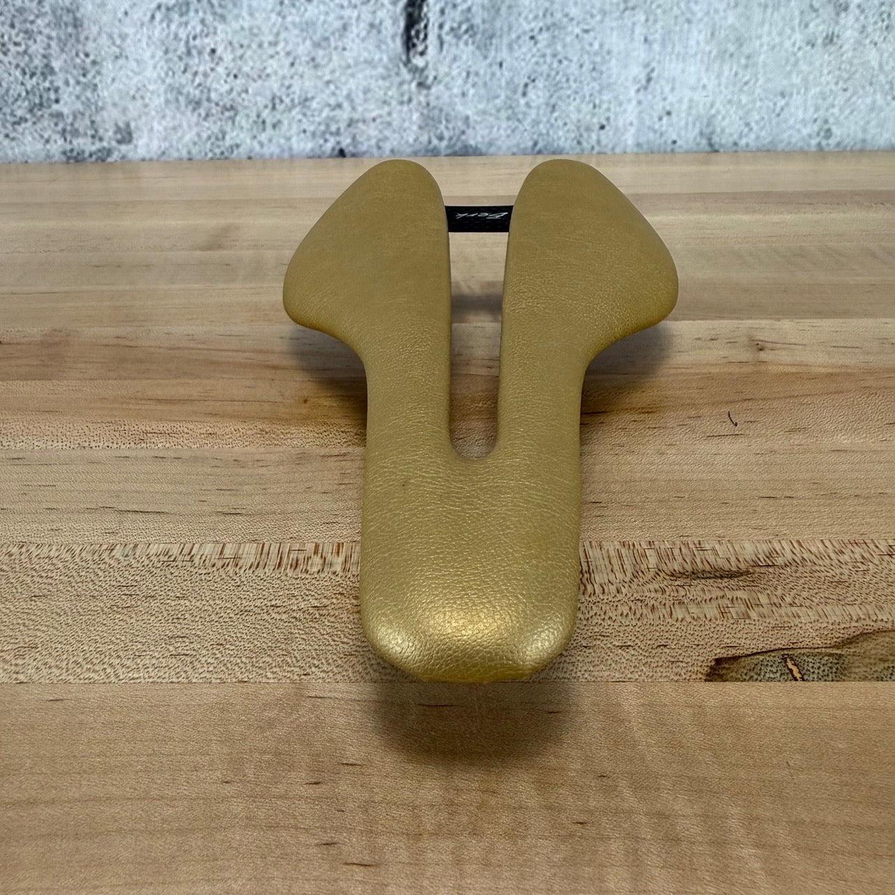 Berk Ploh 143mm 7x9mm Rails Padded Gold Carbon Lightweight Bike Saddle 100g