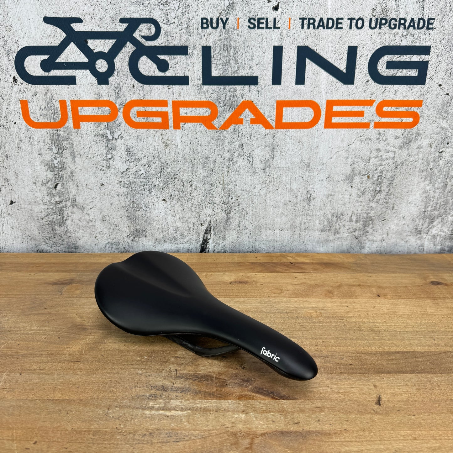 Light Use! Fabric Scoop Shallow Ultimate 142mm 7x10mm Carbon Rails Saddle 198g