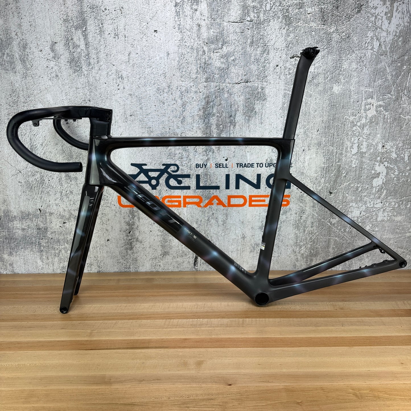Scott Addict RC Medium 54cm Carbon Disc Brake Frameset 700c Sunbeam Black 1573g