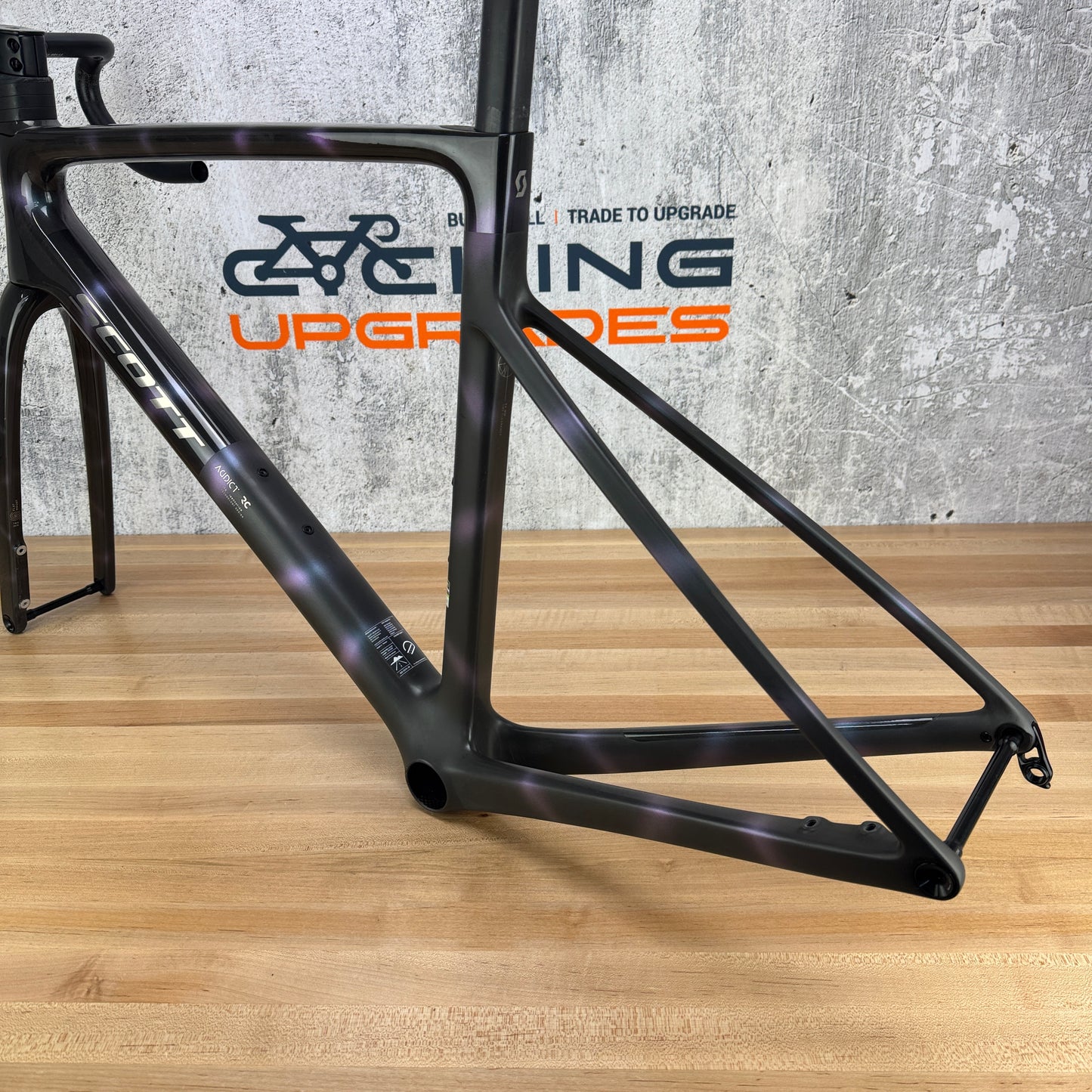 Scott Addict RC Medium 54cm Carbon Disc Brake Frameset 700c Sunbeam Black 1573g