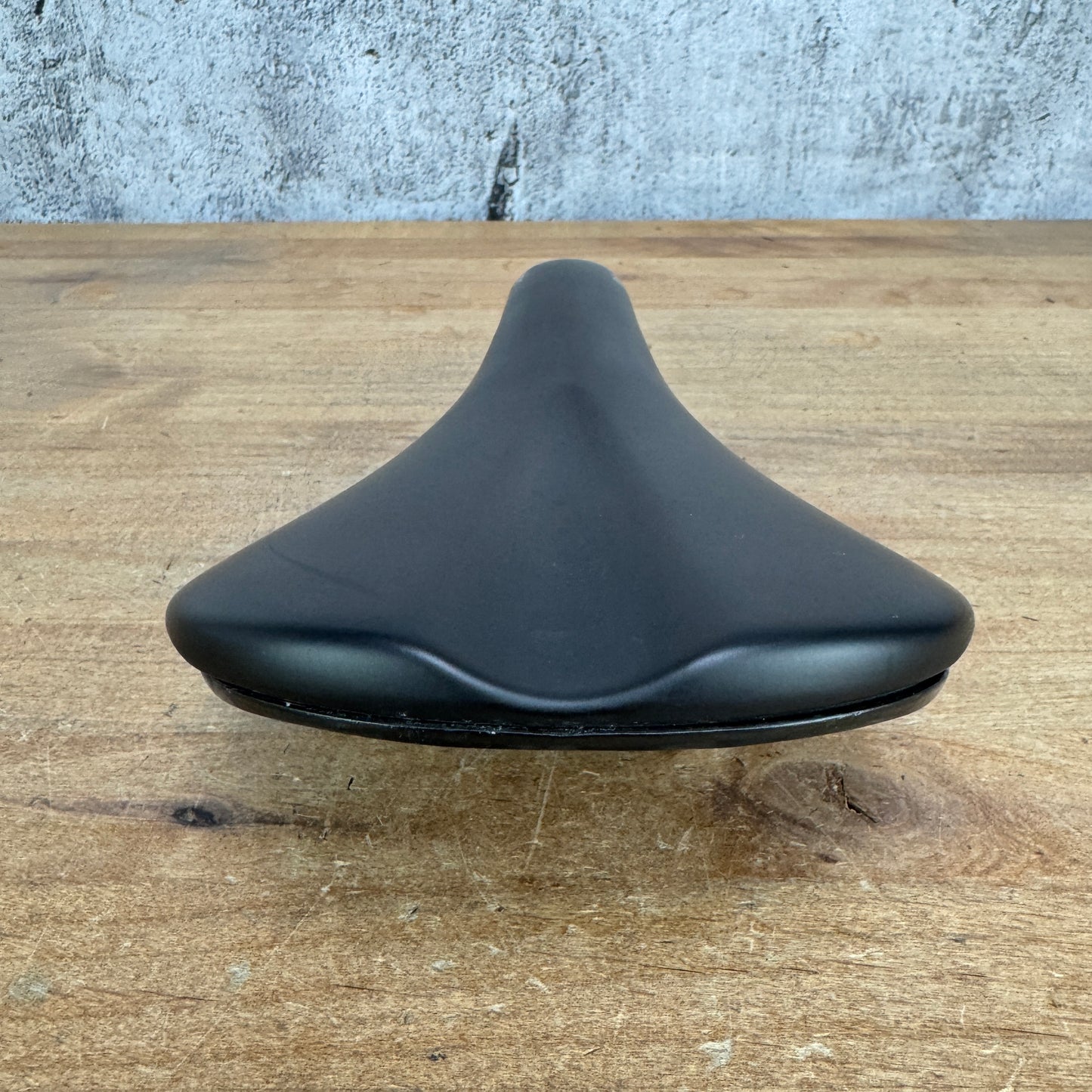 Light Use! Fabric Scoop Shallow Ultimate 142mm 7x10mm Carbon Rails Saddle 198g