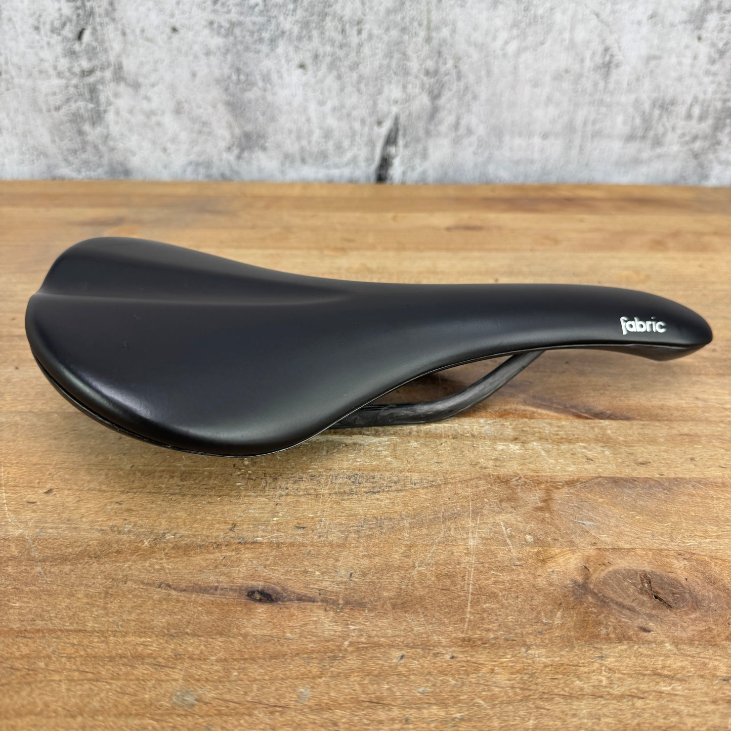 Light Use! Fabric Scoop Shallow Ultimate 142mm 7x10mm Carbon Rails Saddle 198g