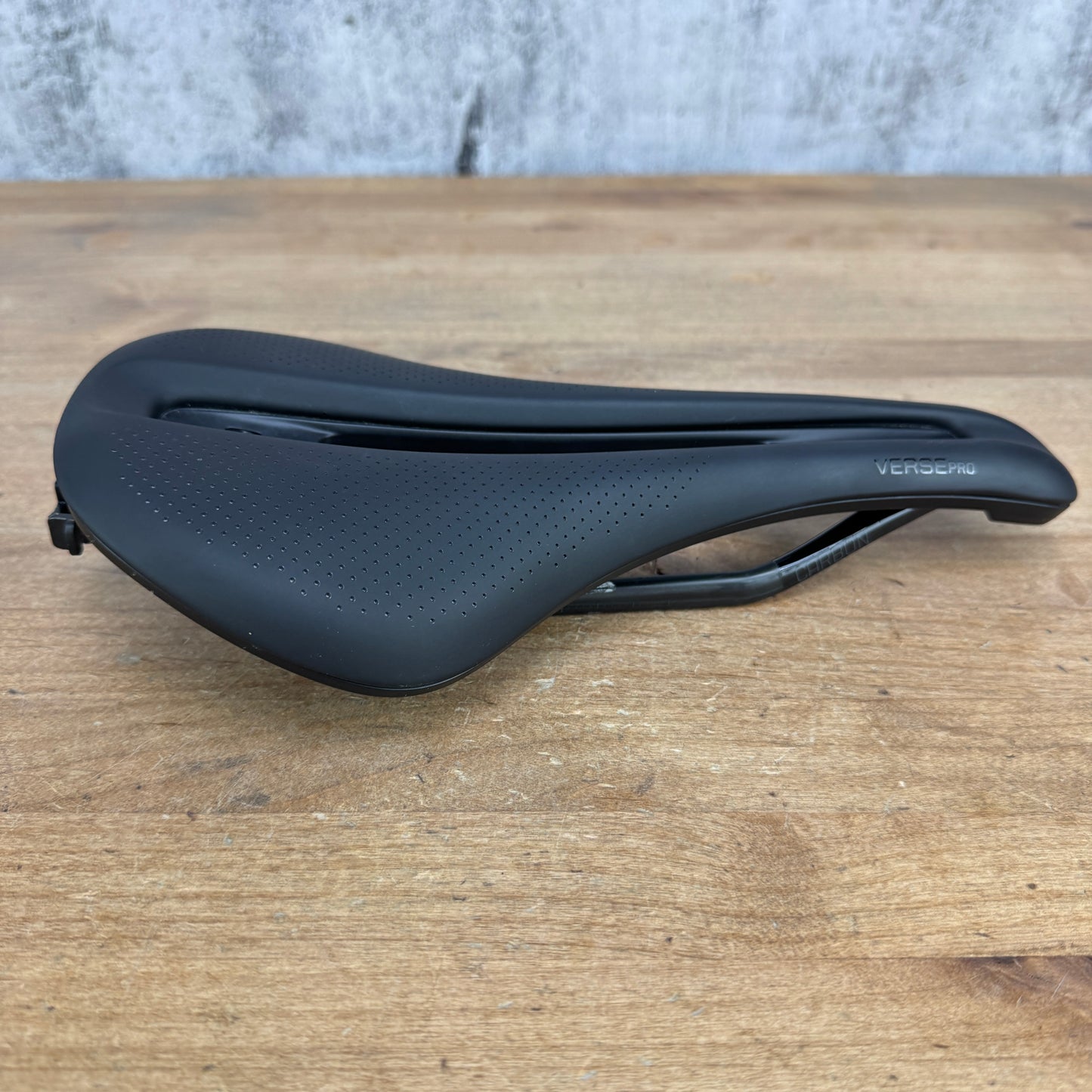 Bontrager Verse Pro 145mm 7x10mm Carbon Rails Bike Saddle 212g