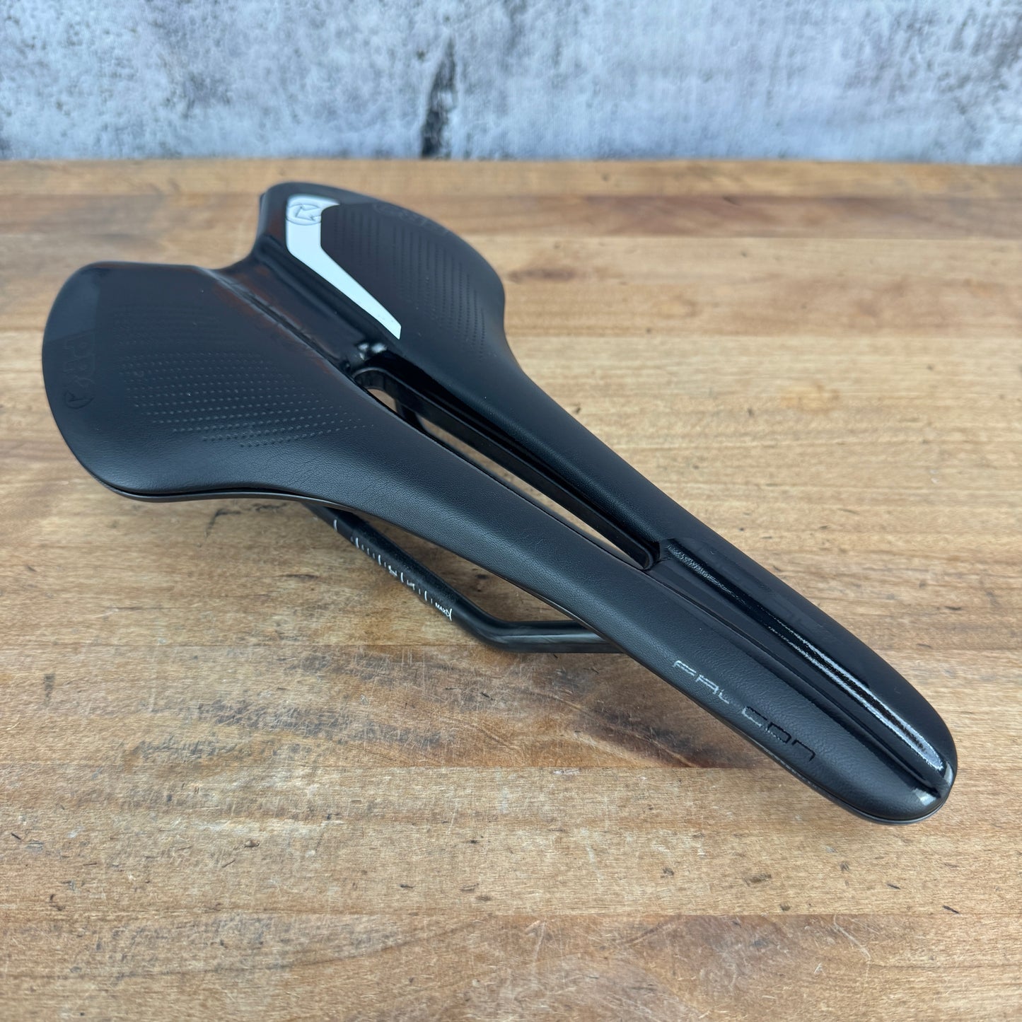 Shimano Falcon Pro 152mm 7x9mm Carbon Rails Bike Saddle 182g