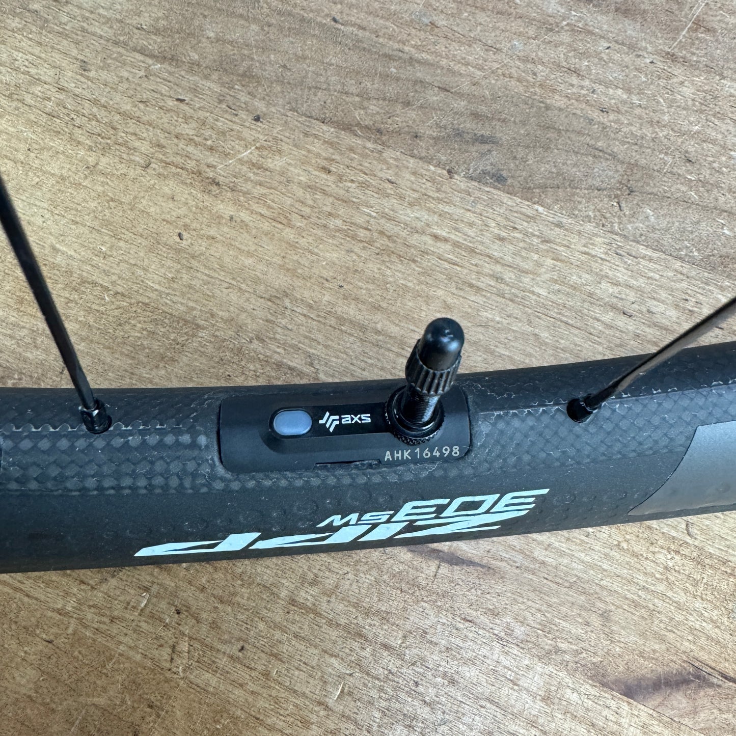 2025 Zipp 303 SW Carbon Tubeless Disc Wheelset 700c AXS Pressure Sensor 1438g