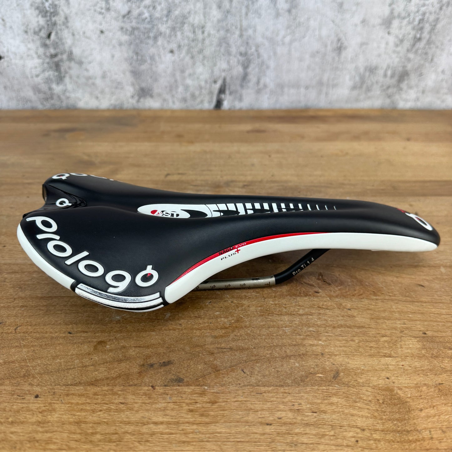 Prologo Nago Evo Plus Pro 141mm 7z7mm Ti 1.4 Bike Saddle 2442g