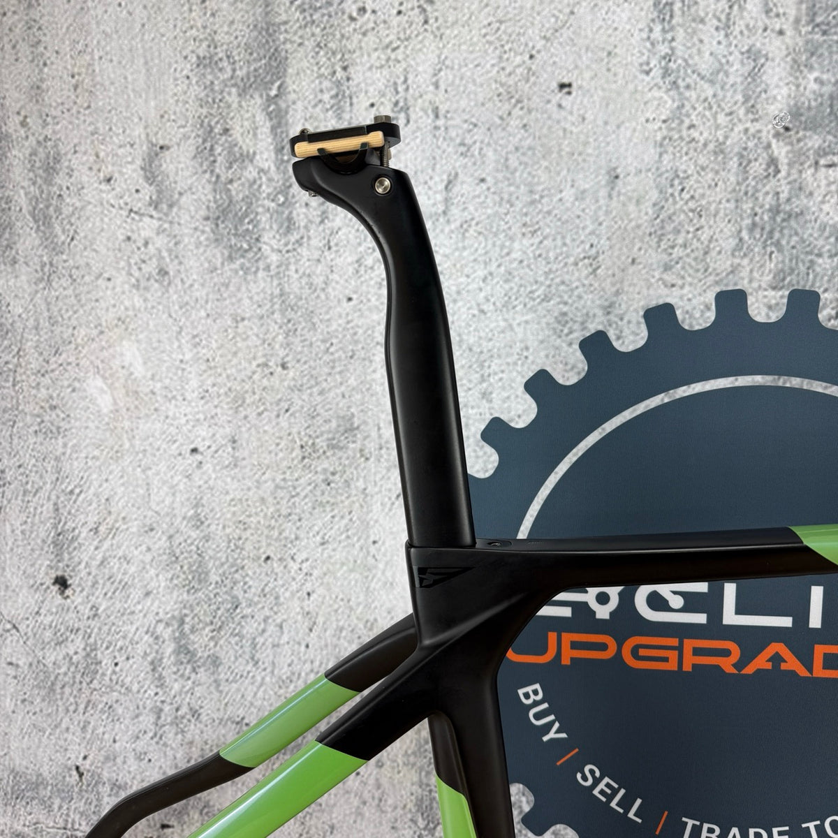 Low Mile! 2023 Pinarello Grevil F Size 550 (56cm TT) Carbon Gravel Frameset 700c — photo 9 of 19