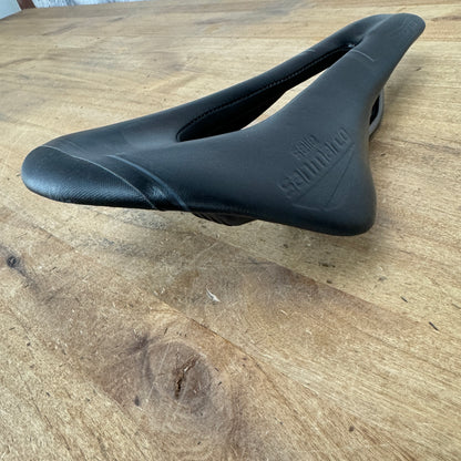Light Use! San Marco Shortfit Racing Open Fit Narrow 134mm 7x7mm Rails Saddle