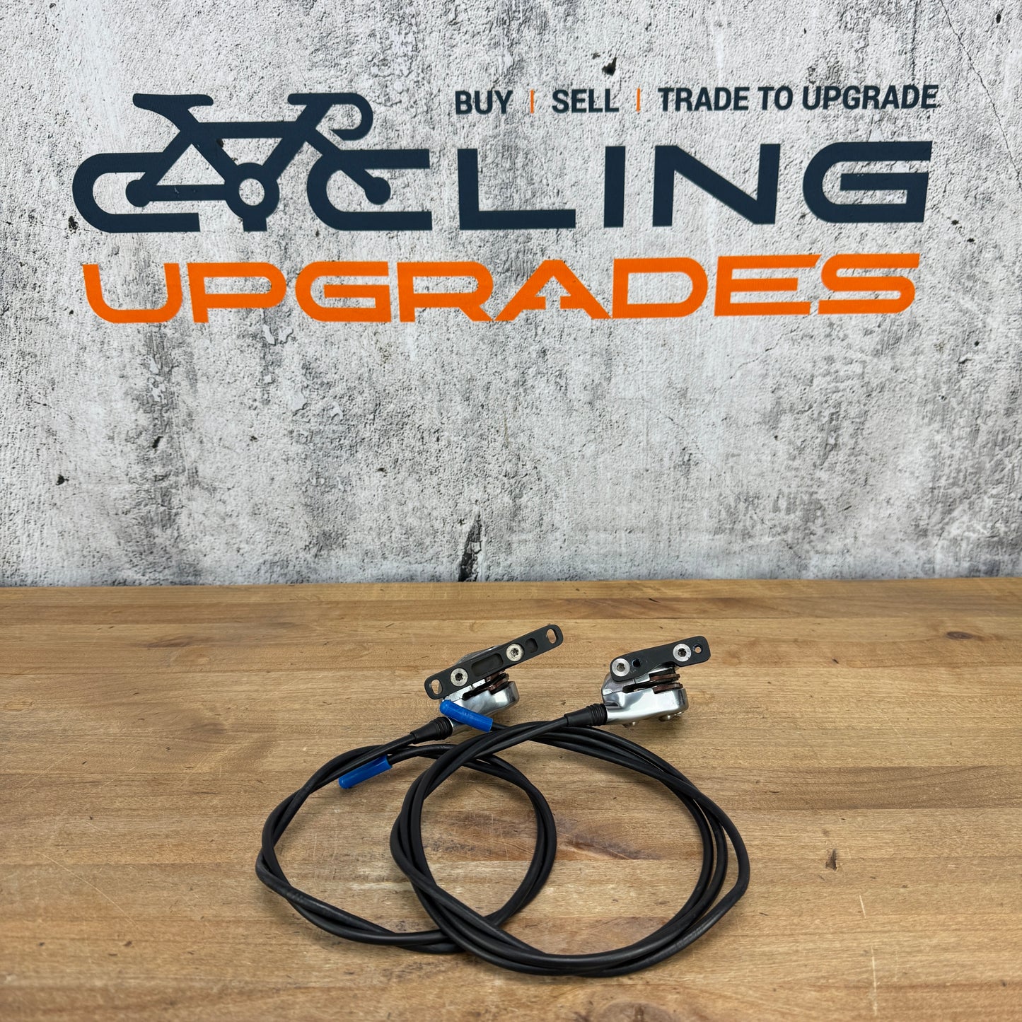 SRAM Red Flat-Mount Two-Piece Bike Disc Brake Pair Calipers w/ Lines 309g