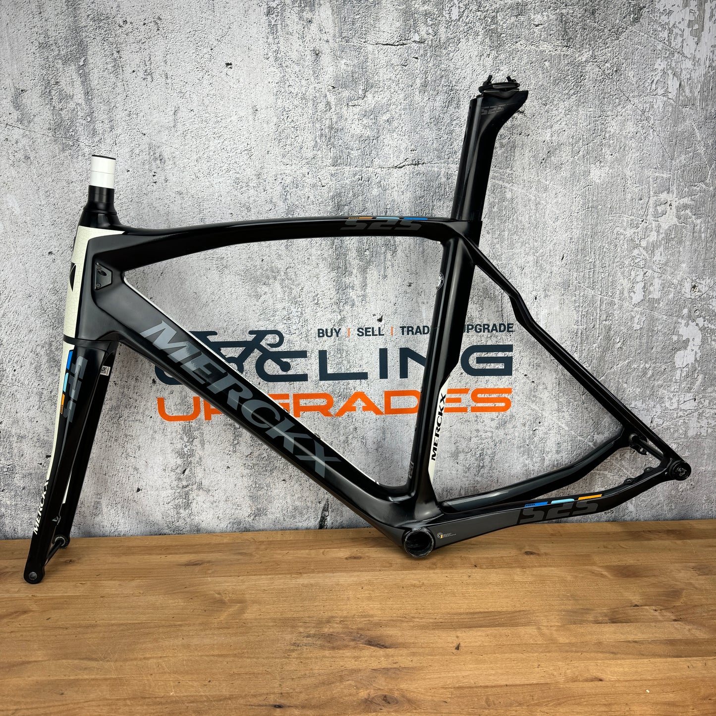 2017 Eddy Merckx EM525 Endurance Medium Carbon Disc Brake Frameset 700c 2041g