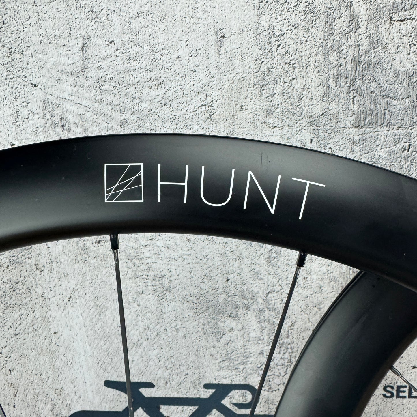 Low Mile! Hunt Aerodynamicist 44/54 Carbon Tubeless Disc Wheelset 700c 1529g
