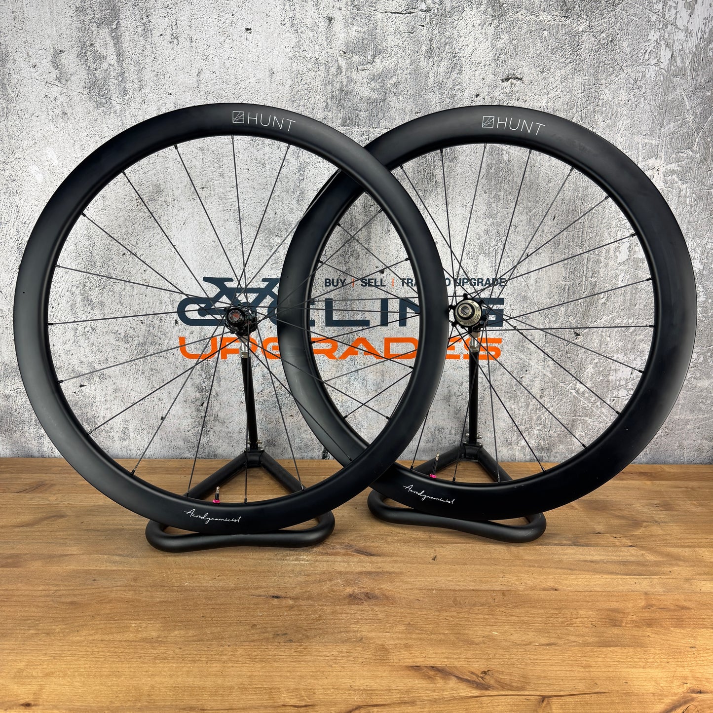 Low Mile! Hunt Aerodynamicist 44/54 Carbon Tubeless Disc Wheelset 700c 1529g