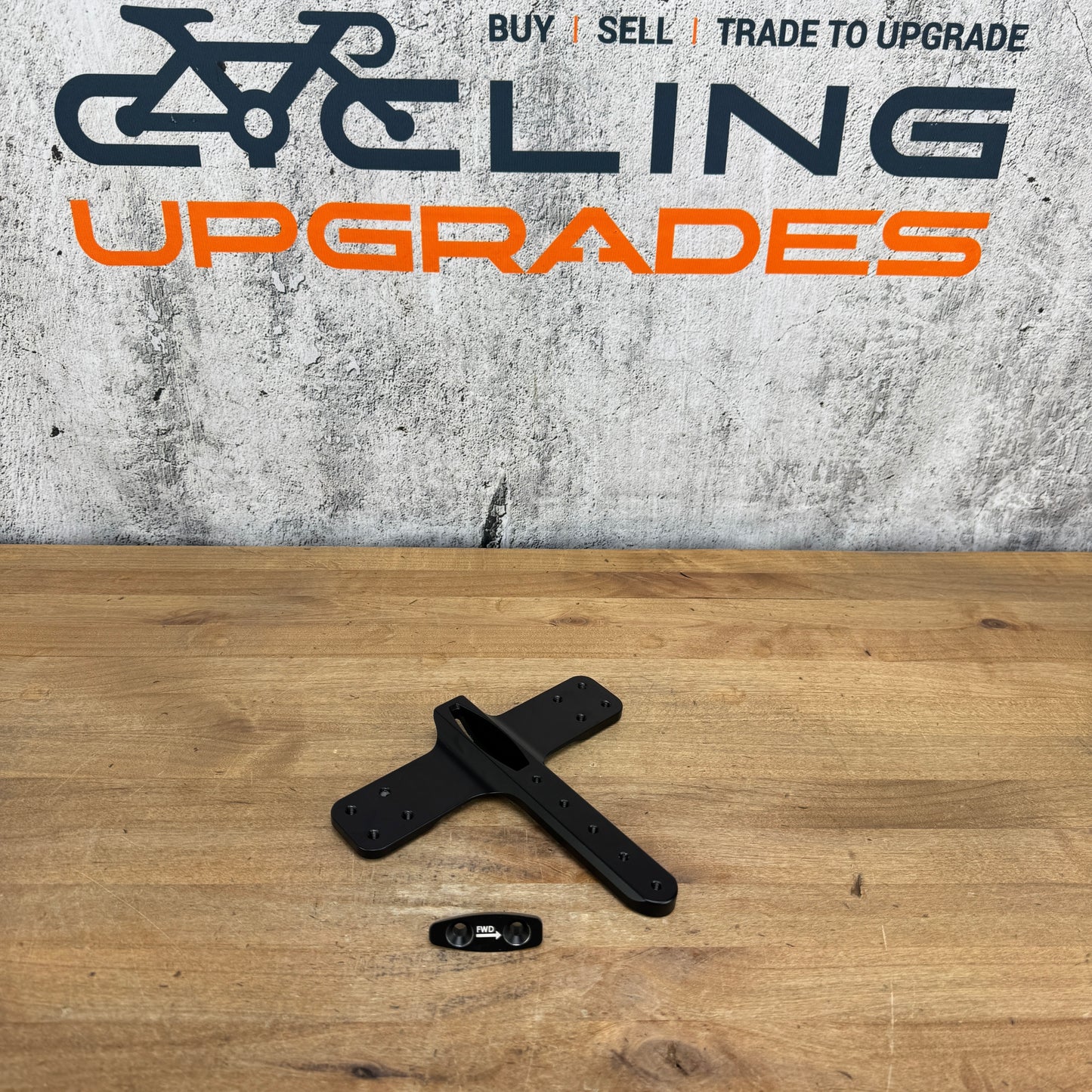 Tririg Dragonfly V1 Bracket 234g TT/Triathlon Scoops Ultimate Arm Cup Mount