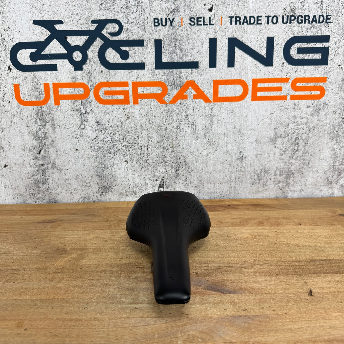 Syncros Tofino 135mm 7x9mm Oval Carbon Rails Bike Saddle 185g