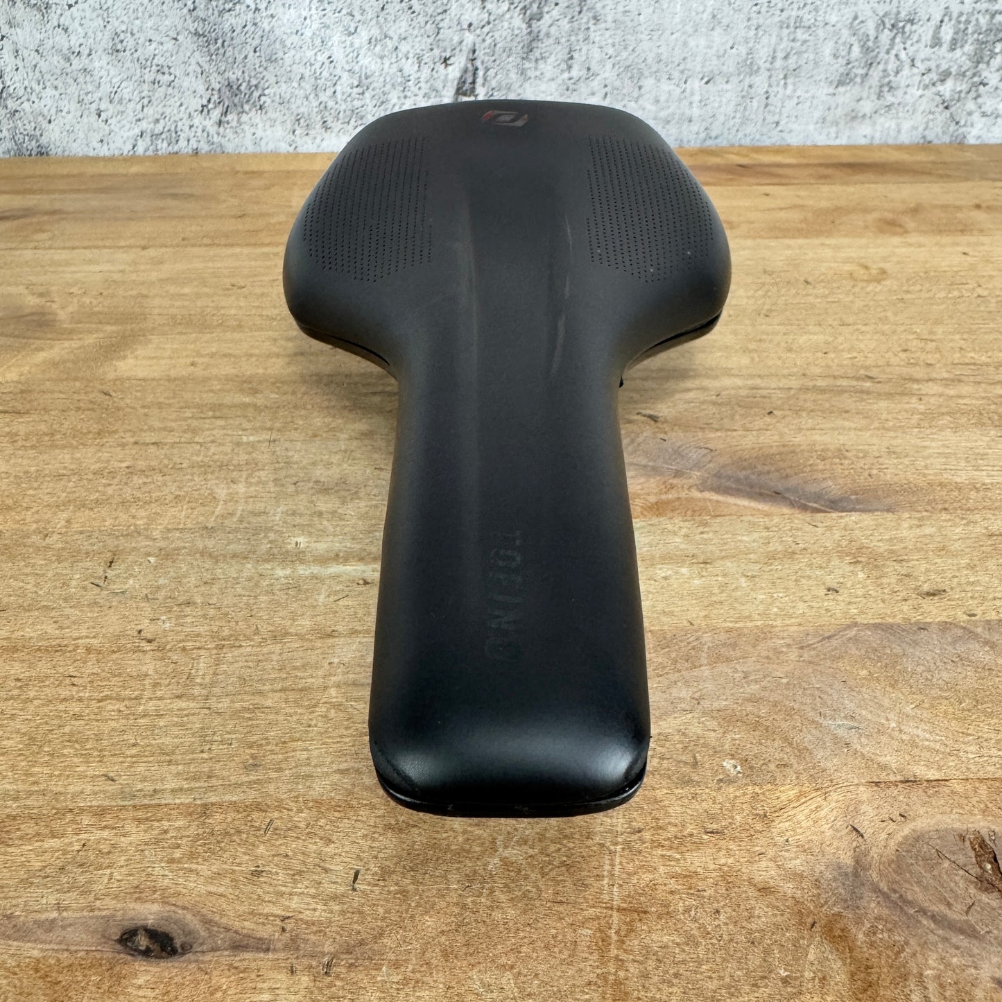 Syncros Tofino 135mm 7x9mm Oval Carbon Rails Bike Saddle 185g