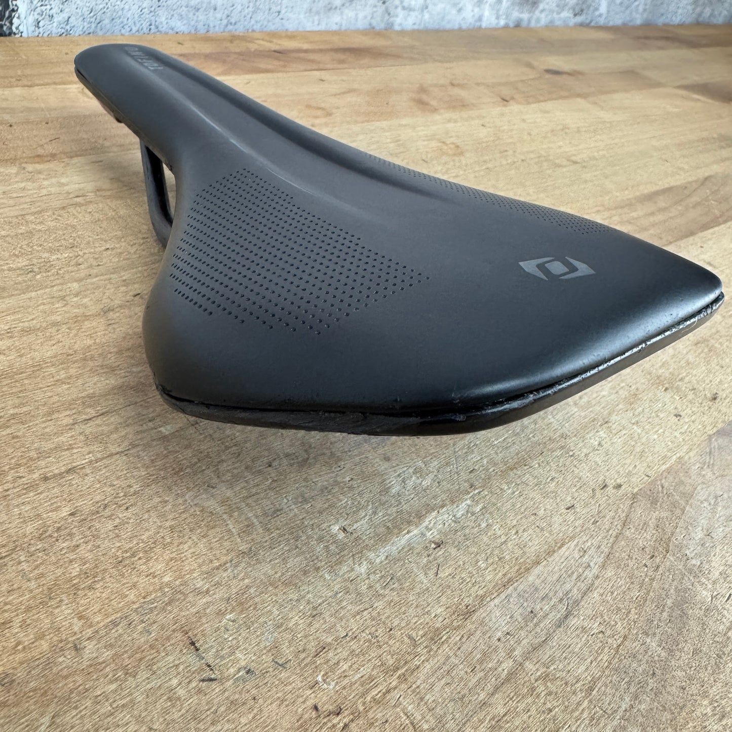 Syncros Tofino 135mm 7x9mm Oval Carbon Rails Bike Saddle 185g