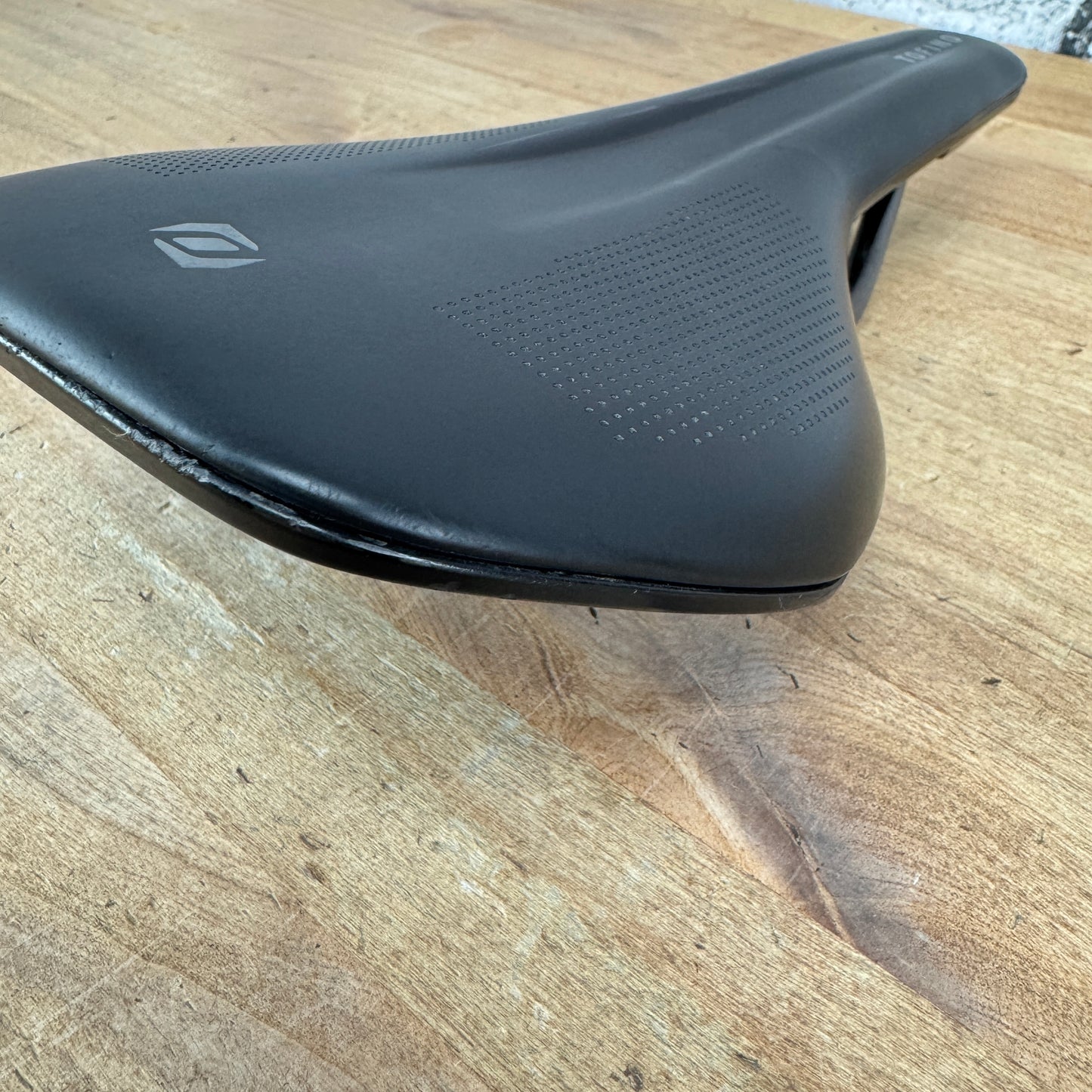 Syncros Tofino 135mm 7x9mm Oval Carbon Rails Bike Saddle 185g