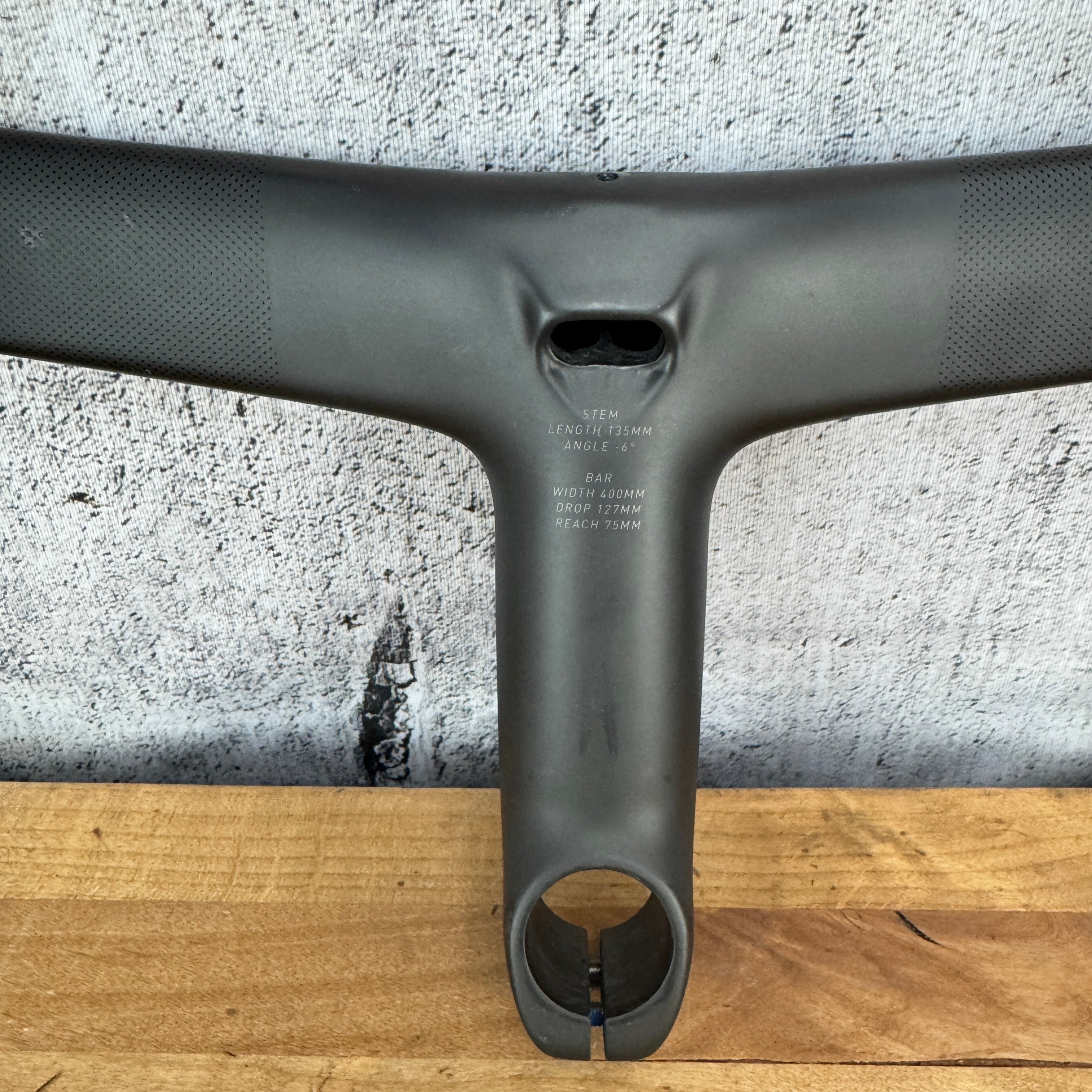 Roval Rapide Cockpit 135mm x 40cm -6 Degree Carbon Roval Rapide Cockpit 135mm x 40cm -6 Degree Carbon