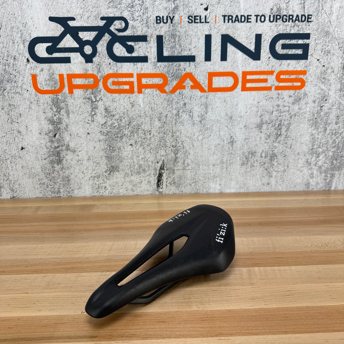 Low Mile! Fizik Argo Vento 00 140mm 7x9mm Carbon Rails Bike Saddle 145g