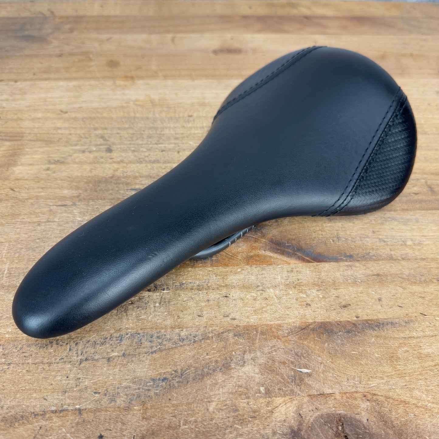 Ridden Once! MCFK Padded 7x9mm Oval Carbon Rails 140mm Saddle 106g