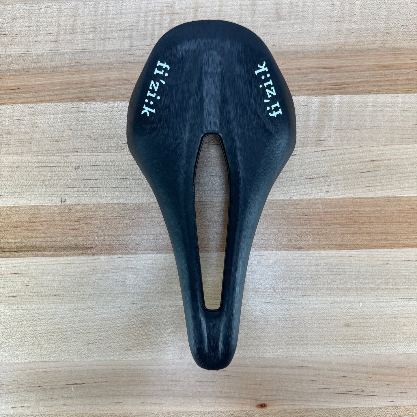 Low Mile! Fizik Argo Vento 00 140mm 7x9mm Carbon Rails Bike Saddle 145g