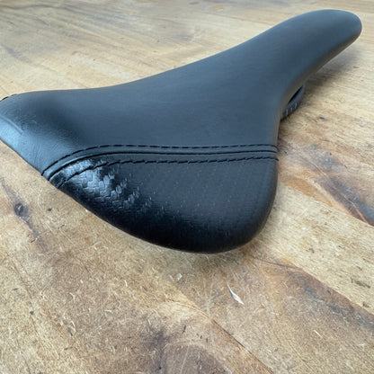 Ridden Once! MCFK Padded 7x9mm Oval Carbon Rails 140mm Saddle 106g