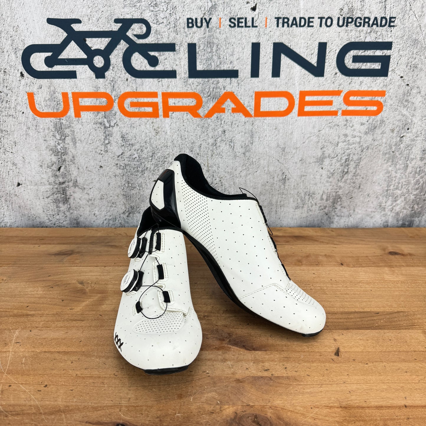 Worn Once! Bontrager XXX RD EU 43 US 10 BOA Dial White Men's Cycling Shoes 560g