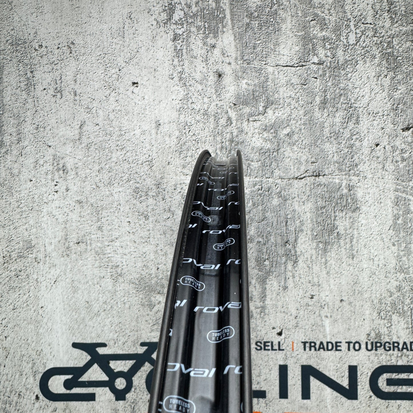 Low Mile! Roval C38 Carbon Disc Tubeless DT Swiss 350 Gravel Wheelset 700c 1549g