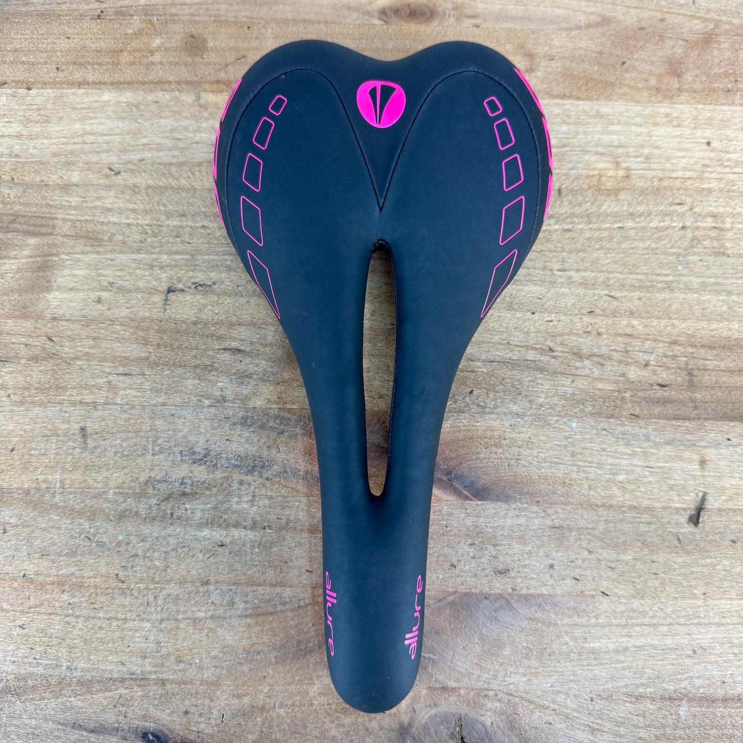 SDG Allure Ti Womens 143mm 7x7mm Titanium Rails Pink Bike Saddle 259g