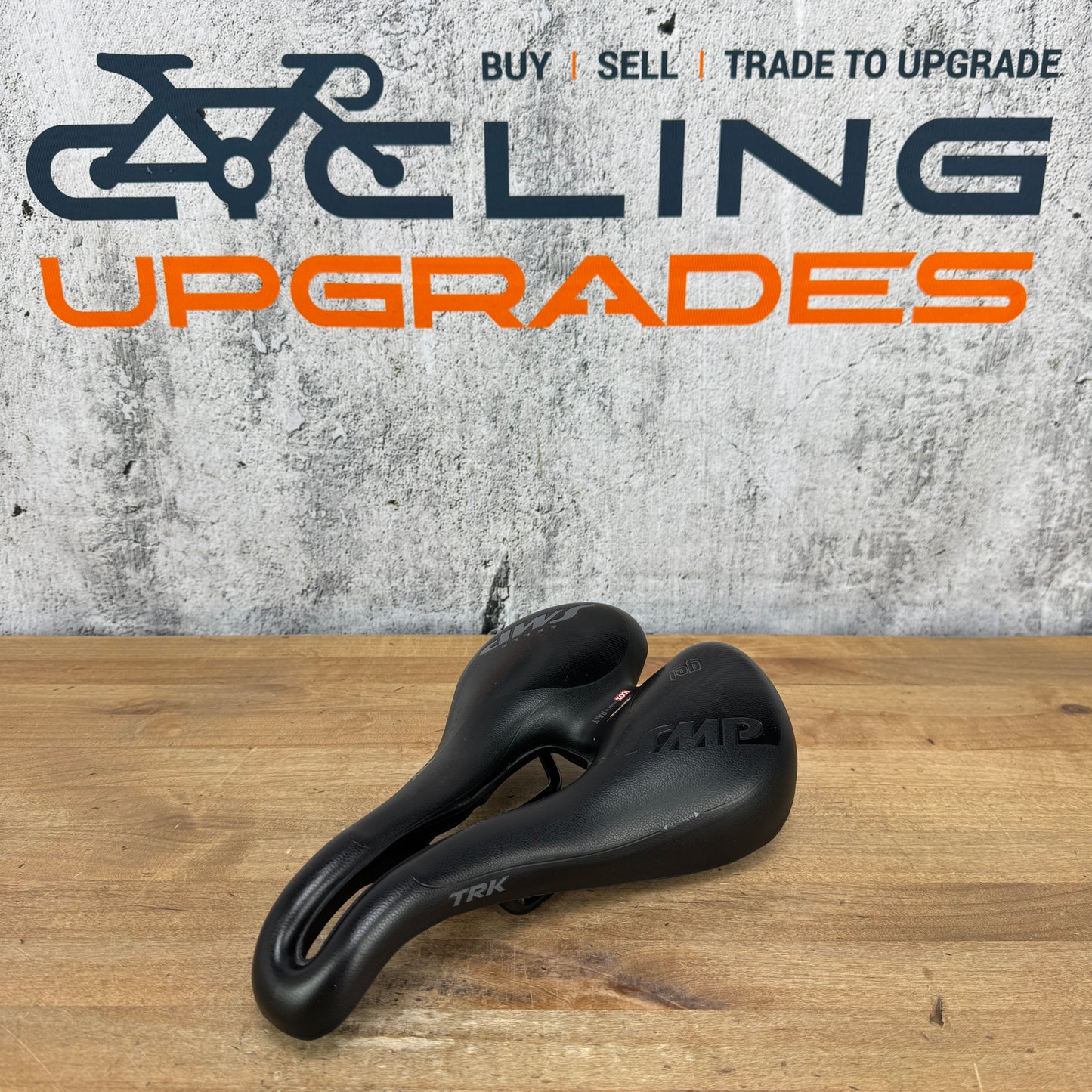 Low Mile! Selle SMP TRK Gel 175mm 7x7mm Steel Rails Bike Saddle 478g