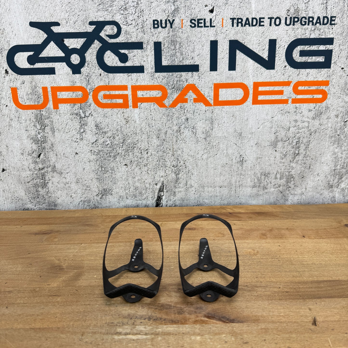 Low Mile! Serfas Vendetta Carbon Pair Bike Water Bottle Cages 28g