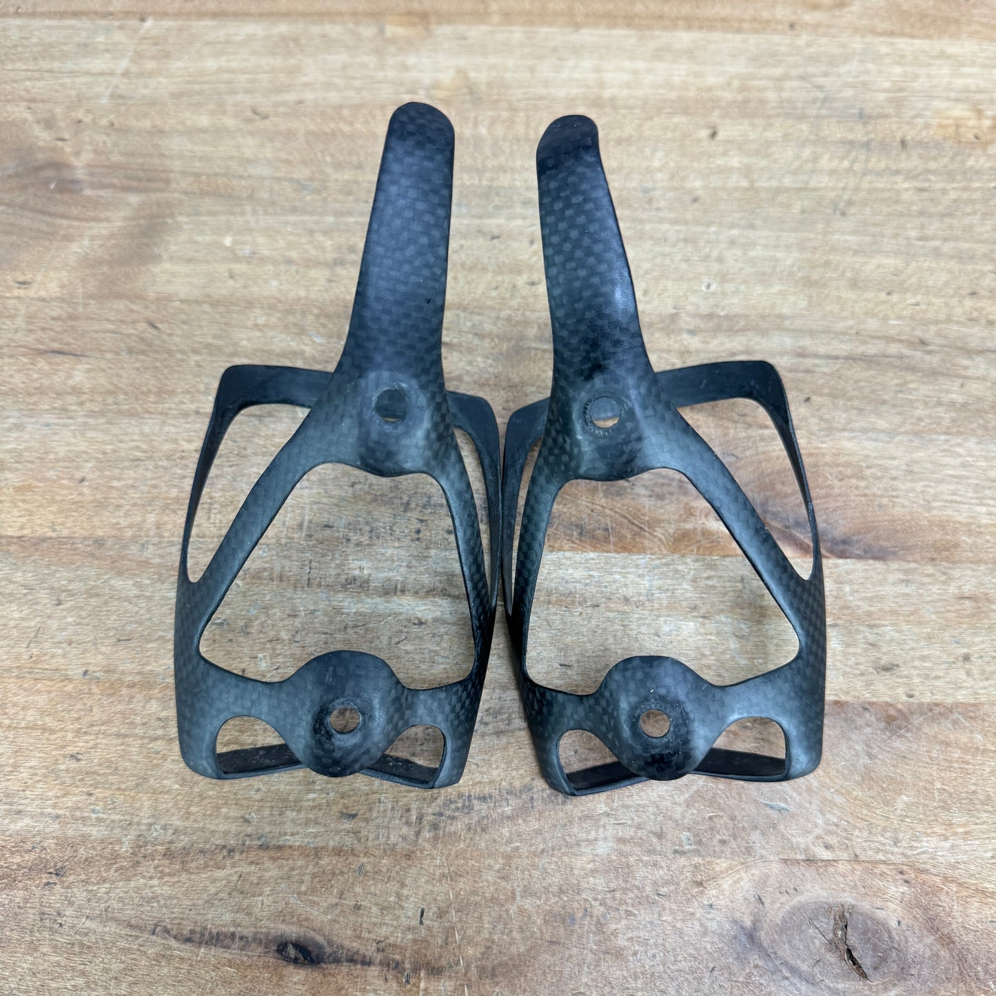 Low Mile! Serfas Vendetta Carbon Pair Bike Water Bottle Cages 28g