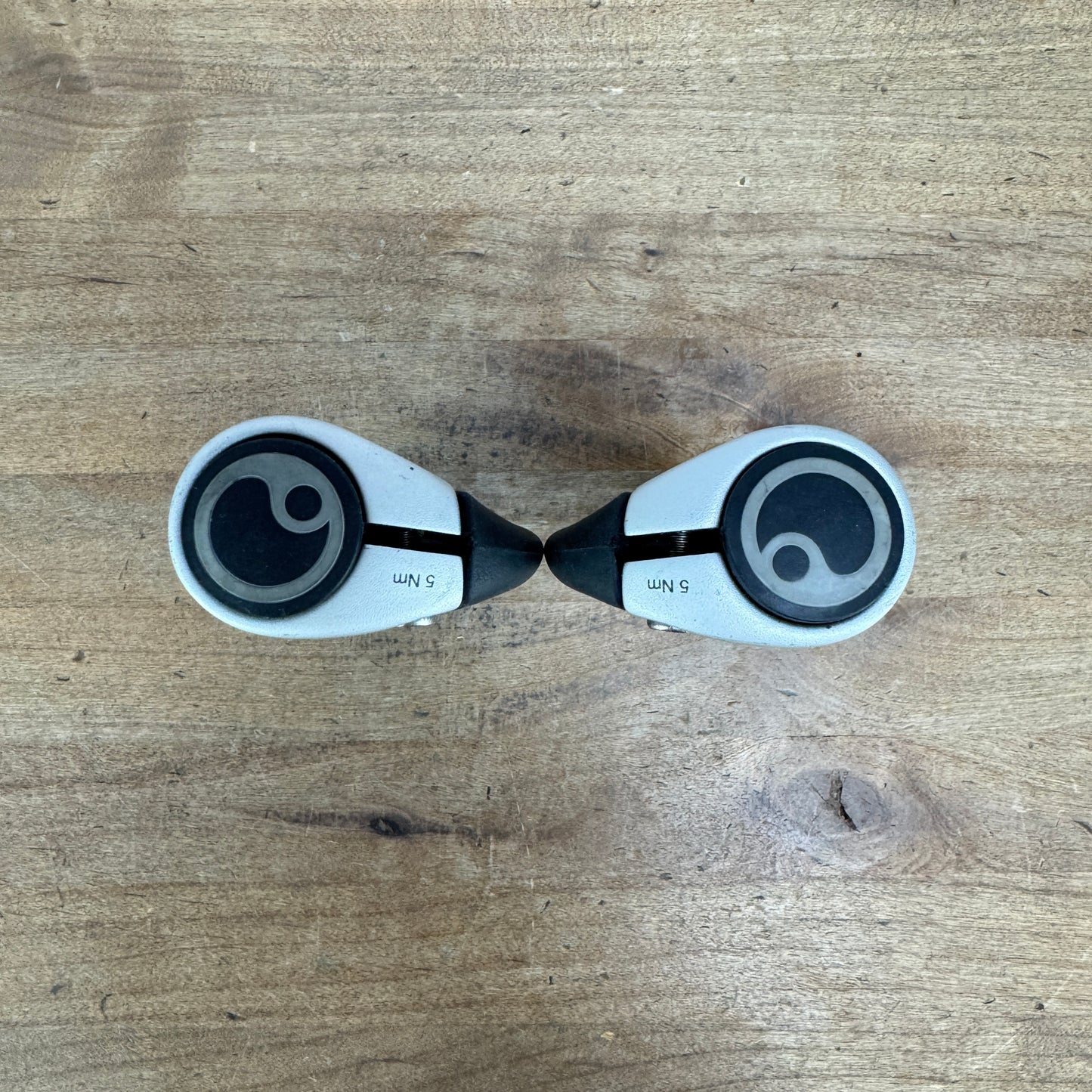 Low Mile! Ergon GP1 Lock-on Flat Bar Handlebar Bike Grips 201g