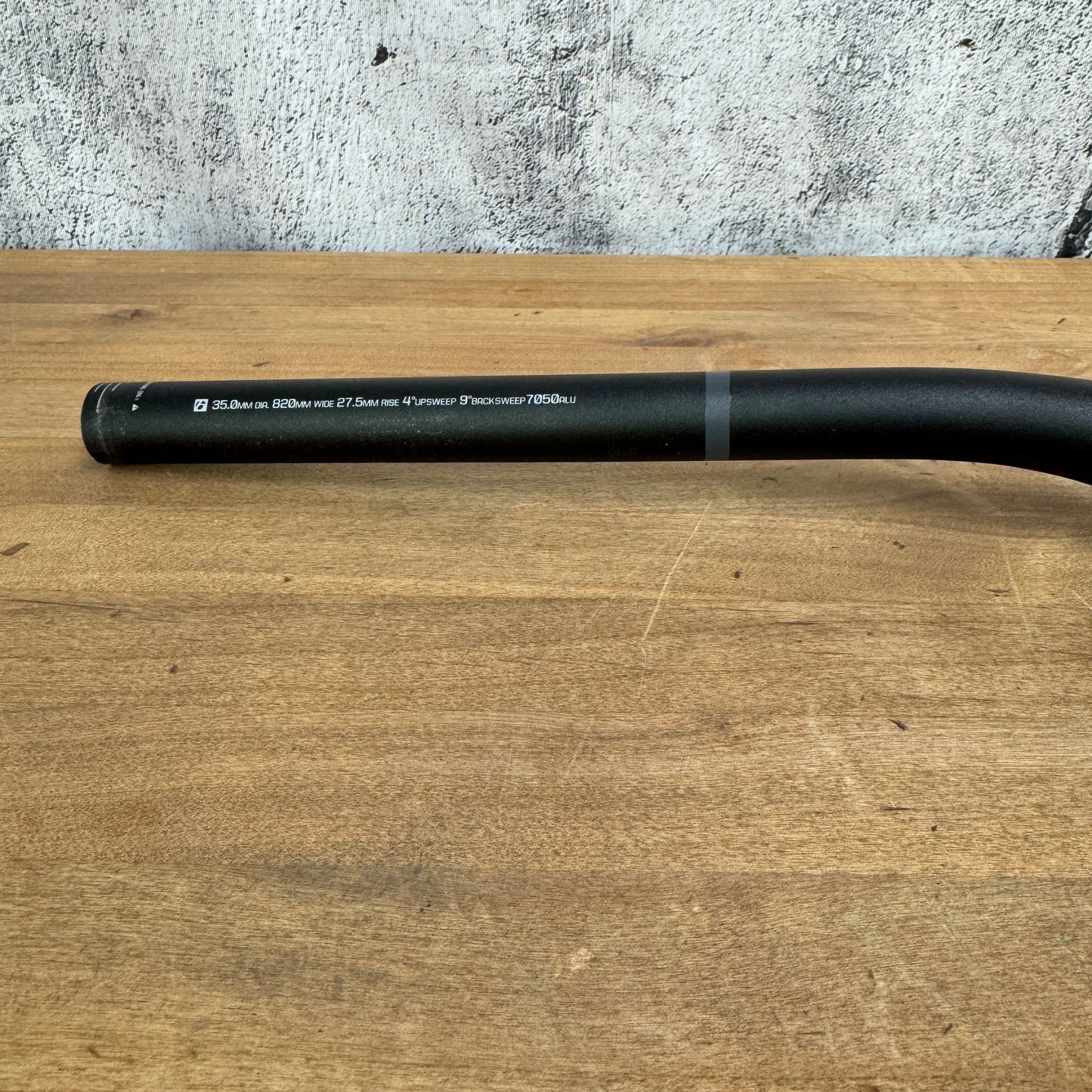 Bontrager Line Alloy 35mm Center 760mm Width 27.5mm Rise MTB Flat Handlebar 299g